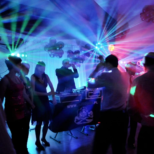 DJ z wieloletnim doświadczeniem prowadzący wesele w Stalowej Woli