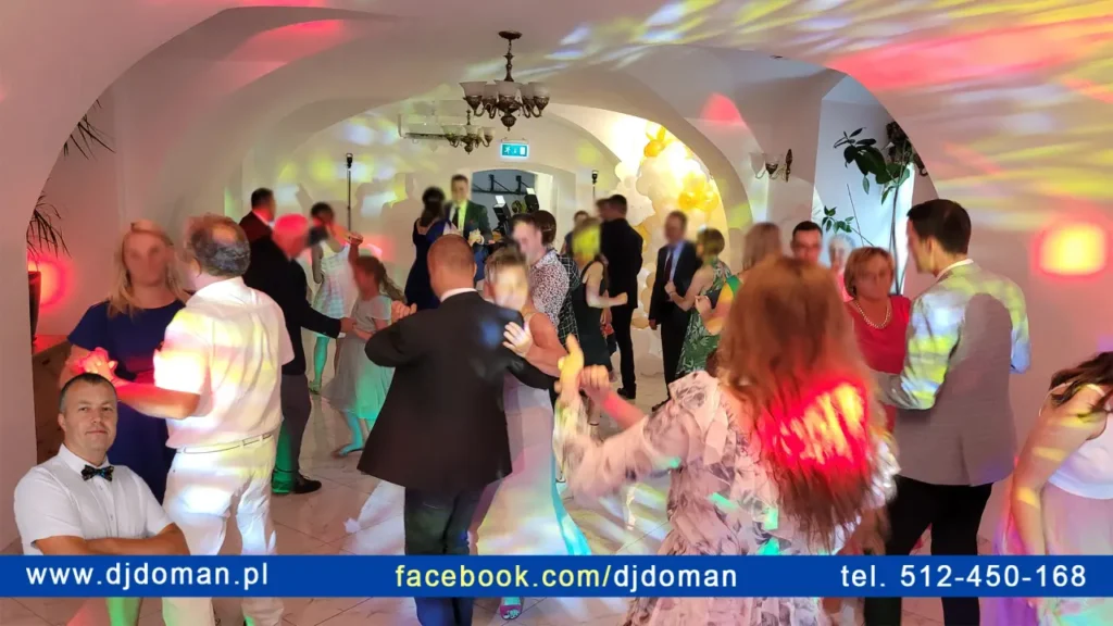 Wodzirej na wesele Biłgoraj Dariusz Domański zabawa na sali tanecznej Zabawa na weselu Biłgoraj DJ na wesele Dariusz Domański radosna energia.